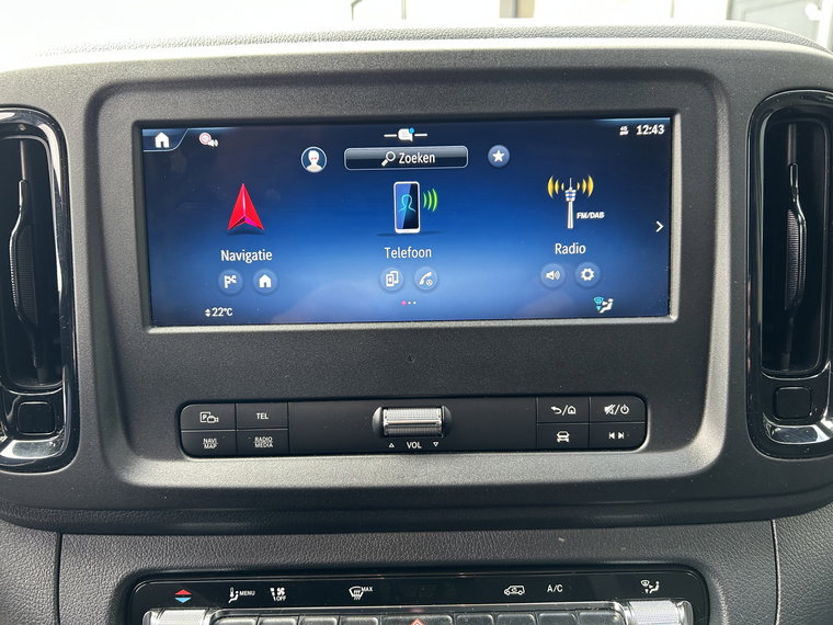 Vehicle Image 17