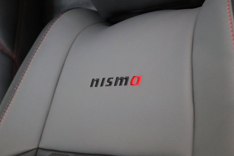 Vehicle Image 28