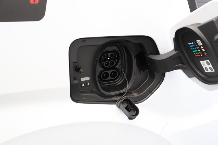 Vehicle Image 35