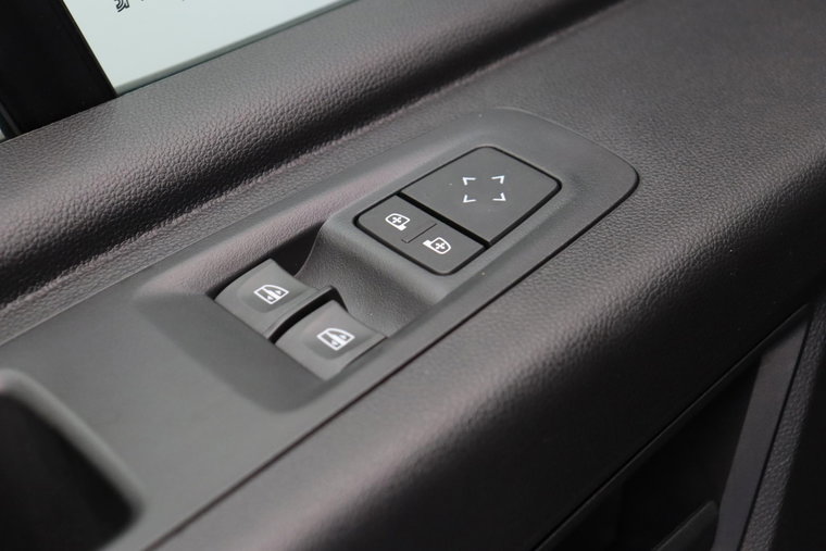 Vehicle Image 48