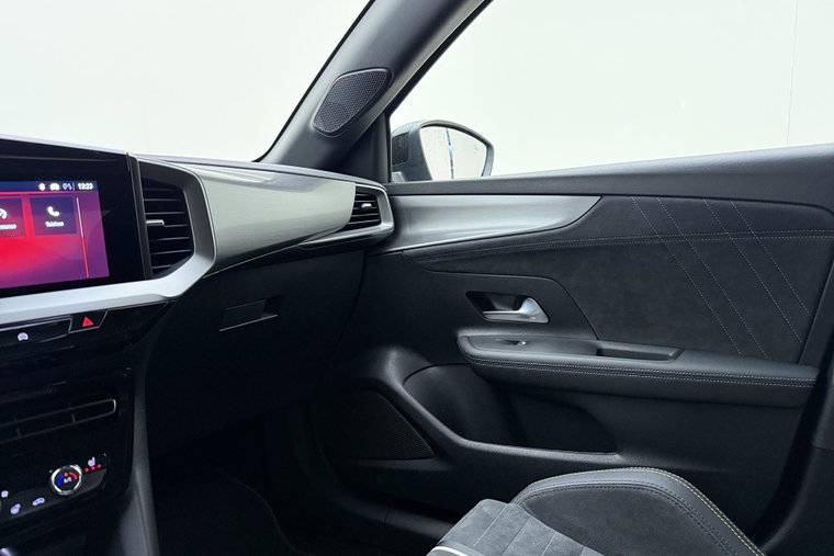 Vehicle Image 35