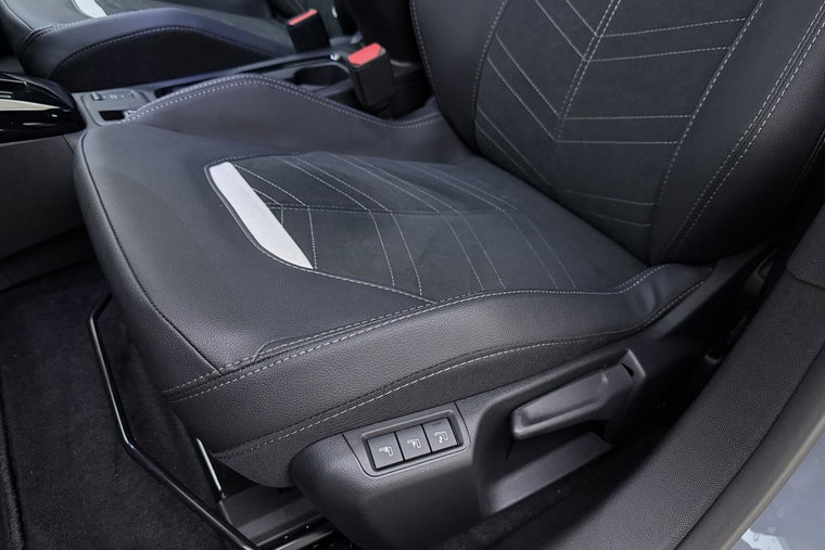 Vehicle Image 30