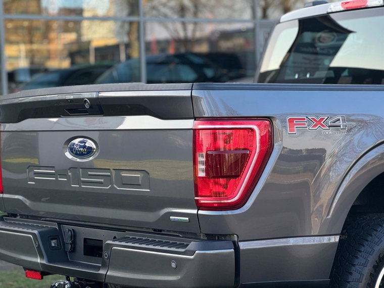Vehicle Image 8