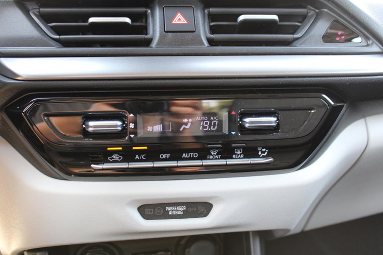 Vehicle Image 32