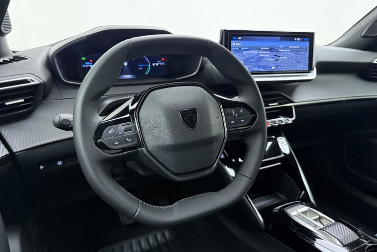 Vehicle Image 32