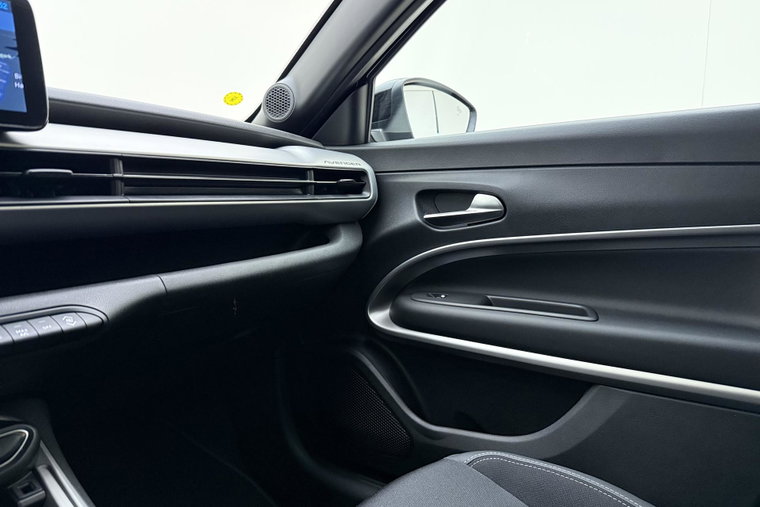 Vehicle Image 32