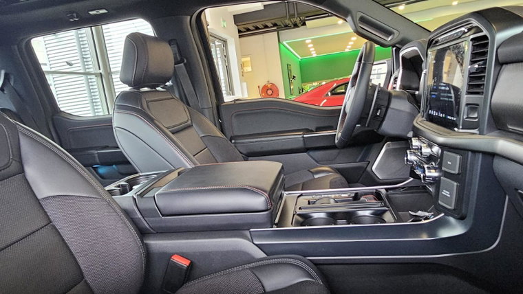 Vehicle Image 30