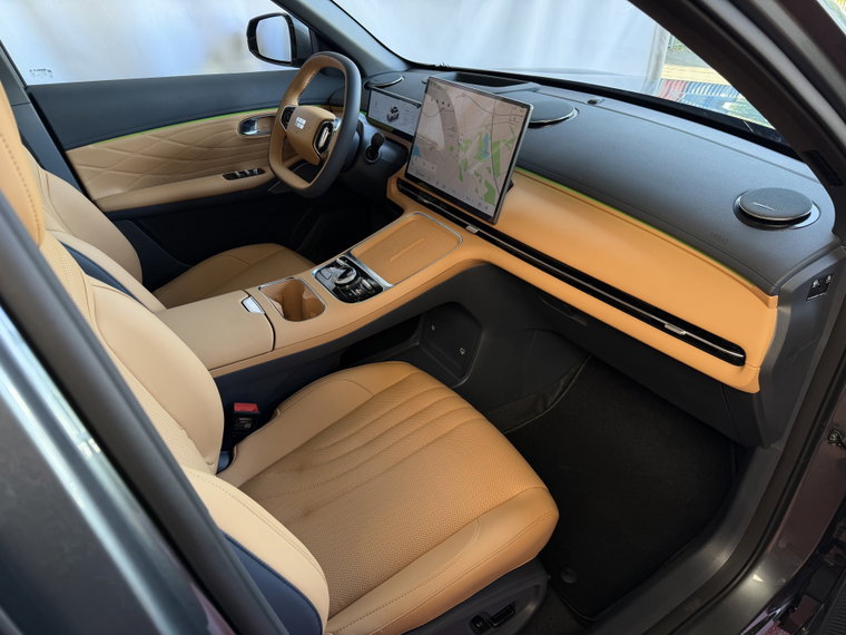 Vehicle Image 30