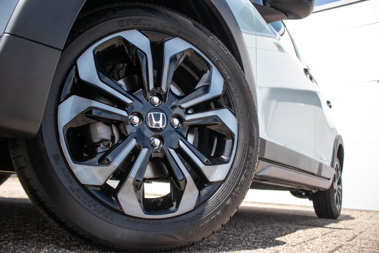 Vehicle Image 13