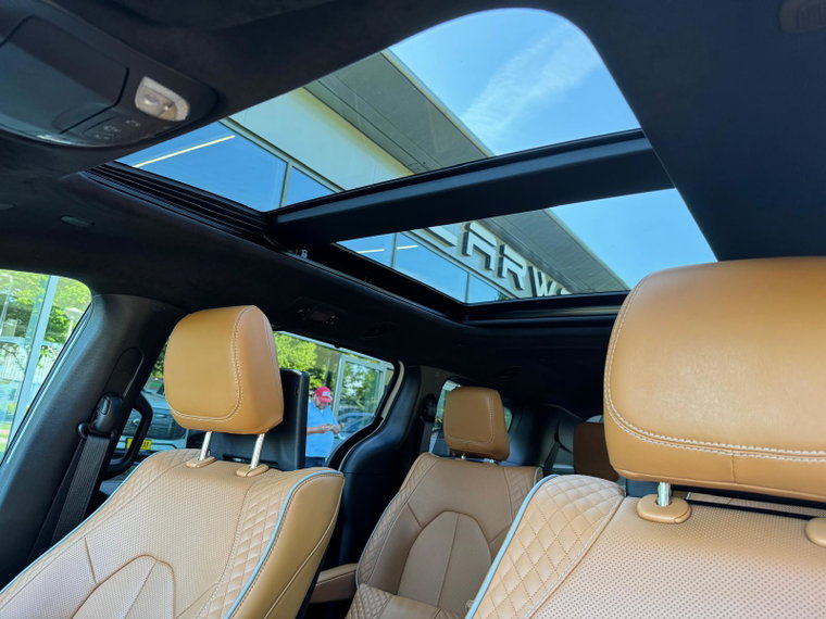 Vehicle Image 30