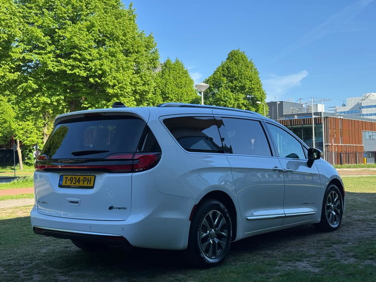 Vehicle Image 33
