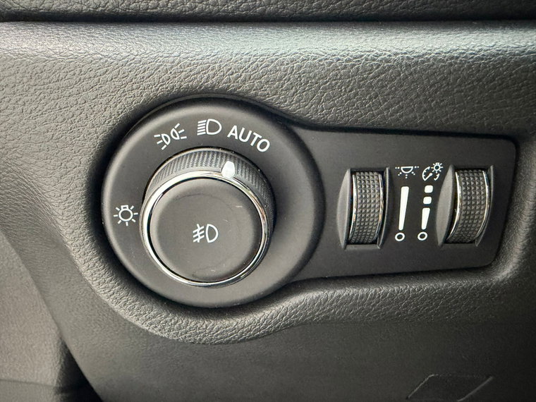 Vehicle Image 38