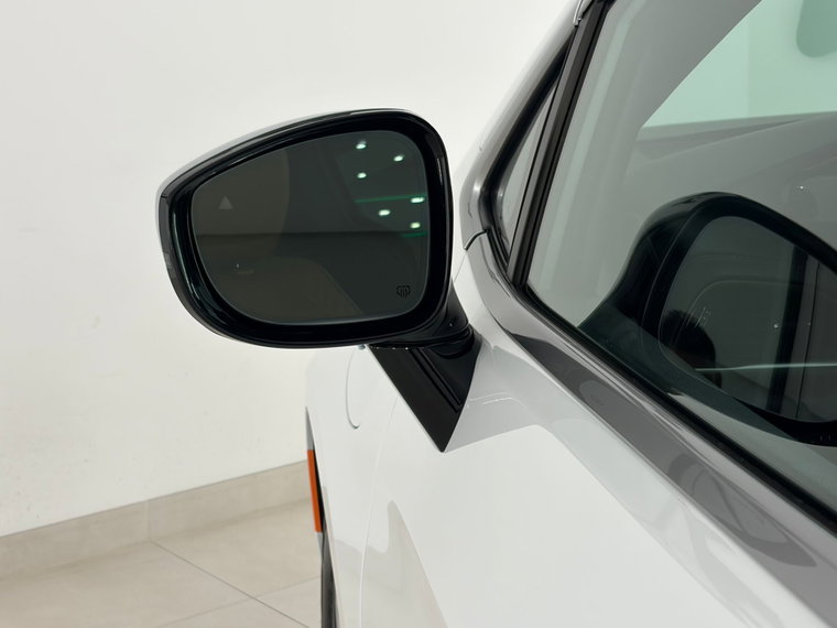 Vehicle Image 40