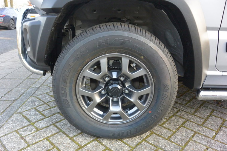 Vehicle Image 18