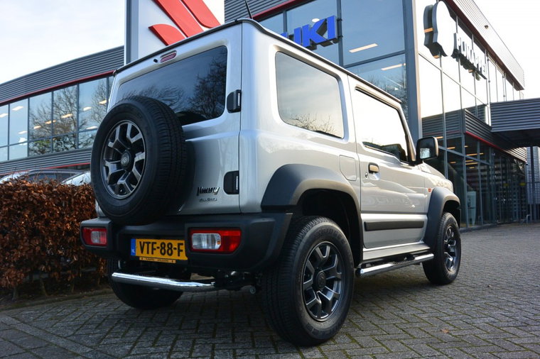 Vehicle Image 10
