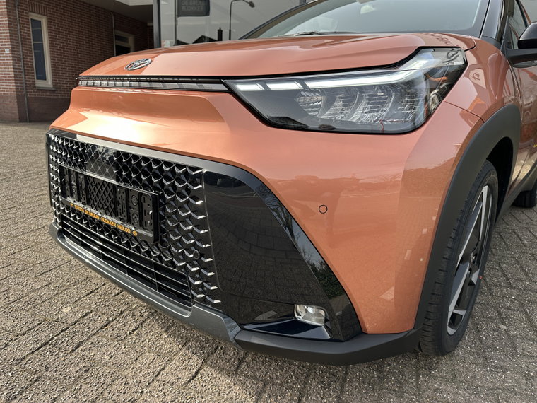 Vehicle Image 14