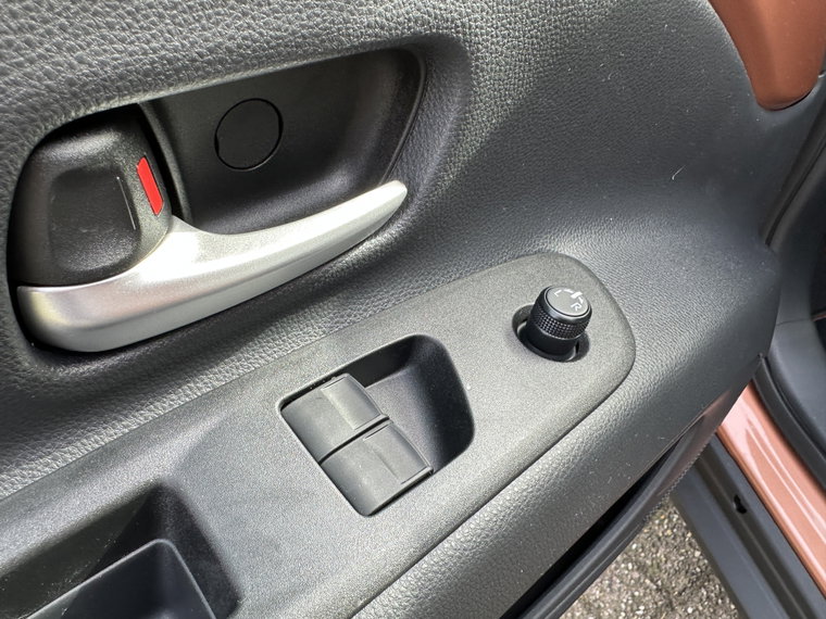 Vehicle Image 24