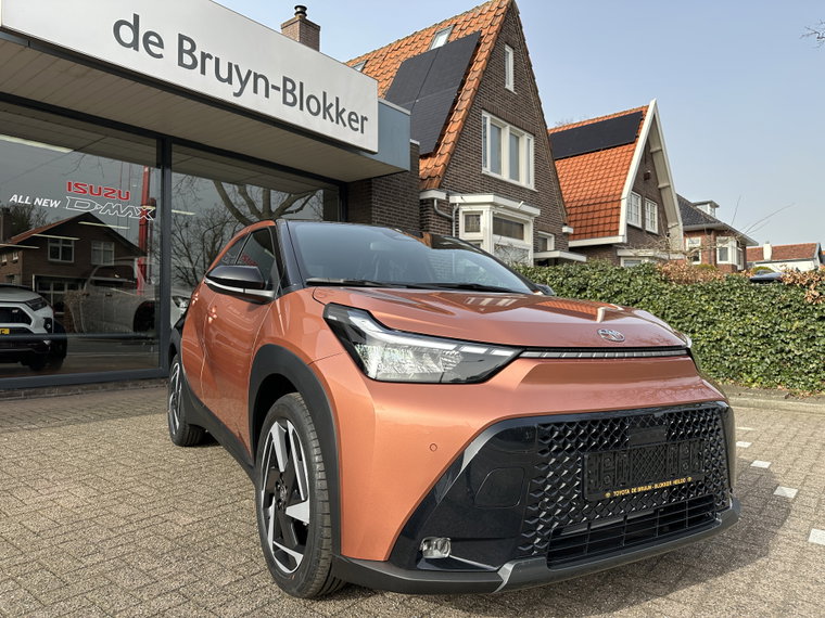 Vehicle Image 11