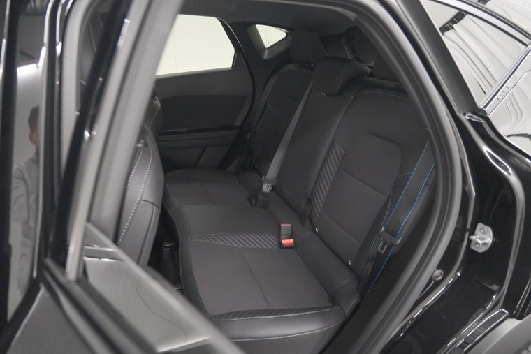 Vehicle Image 25