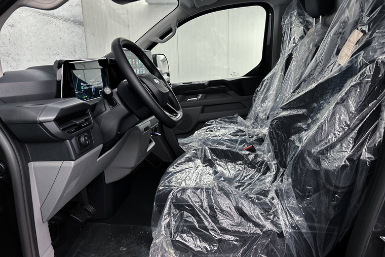 Vehicle Image 21