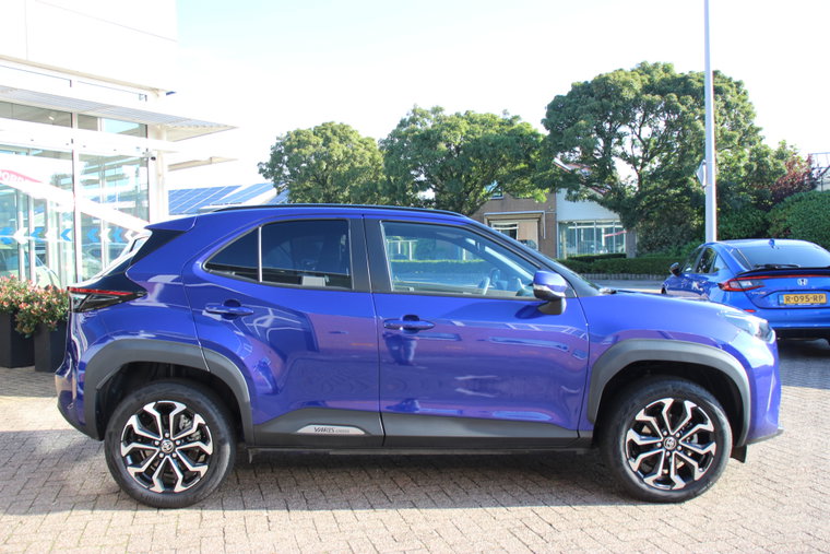 Vehicle Image 5