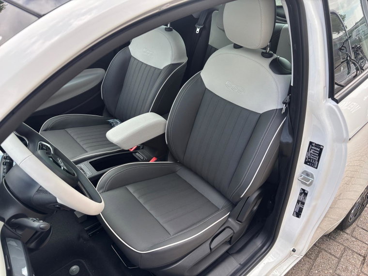 Vehicle Image 25
