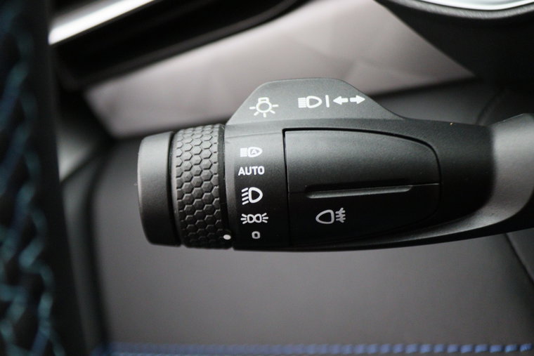 Vehicle Image 38