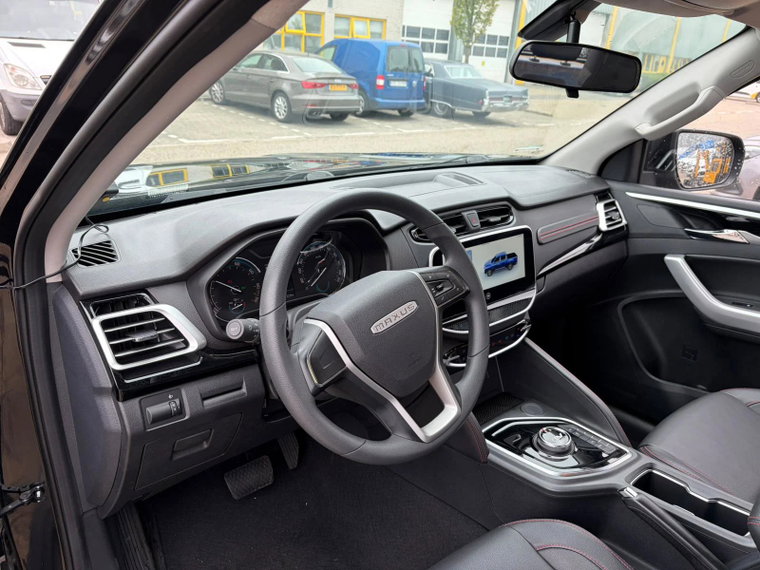Vehicle Image 9