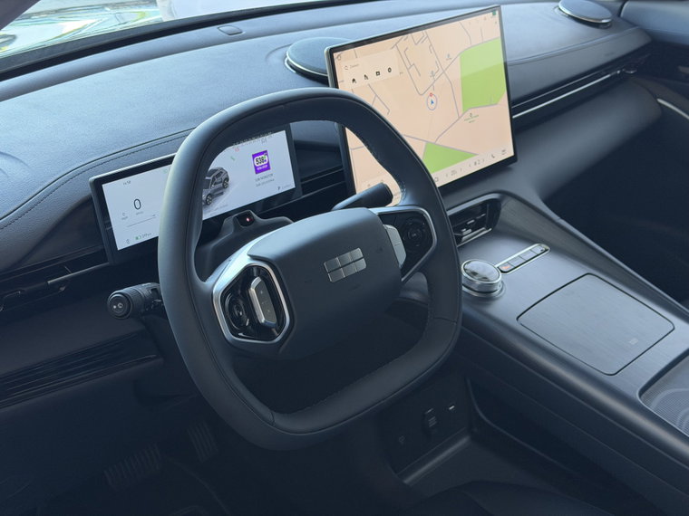 Vehicle Image 10