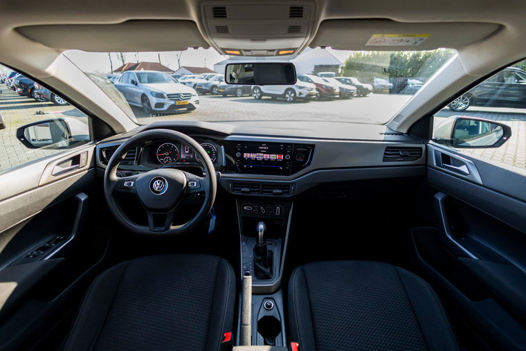 Vehicle Image 6