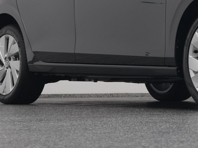 Vehicle Image 38