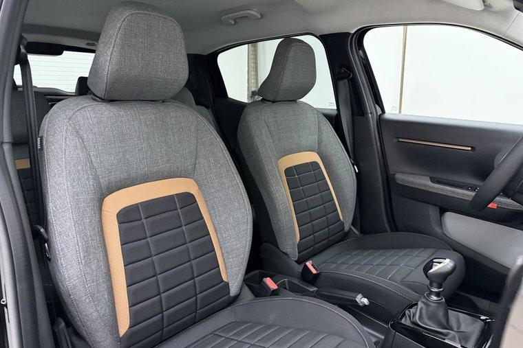 Vehicle Image 19