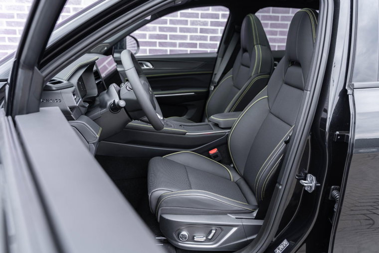 Vehicle Image 9