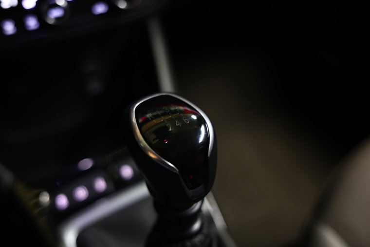 Vehicle Image 25