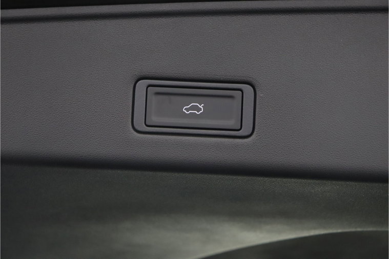 Vehicle Image 43