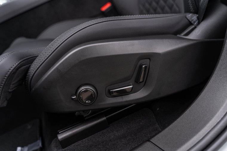 Vehicle Image 37