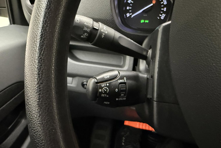 Vehicle Image 24