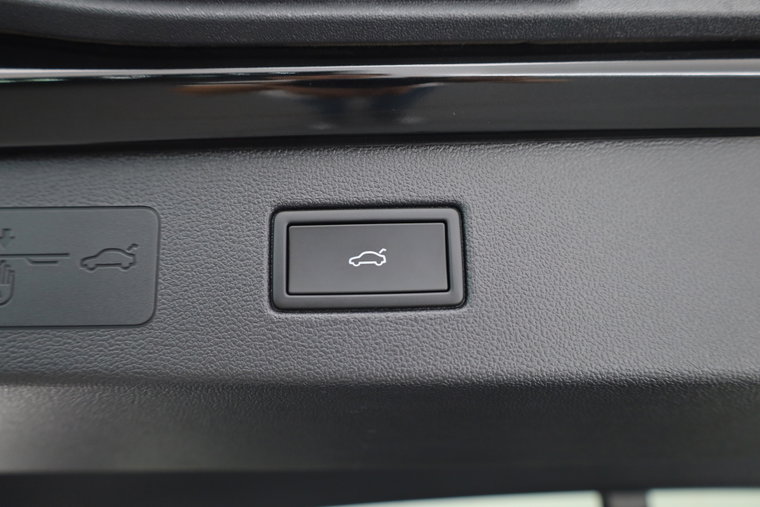 Vehicle Image 52