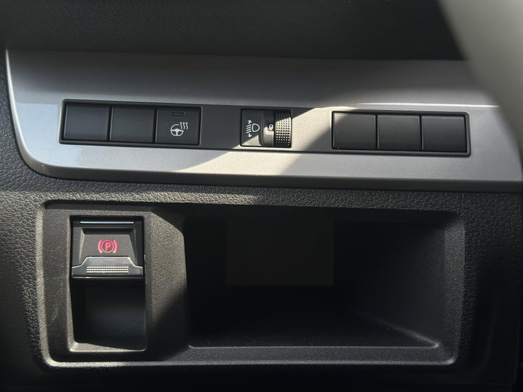 Vehicle Image 26