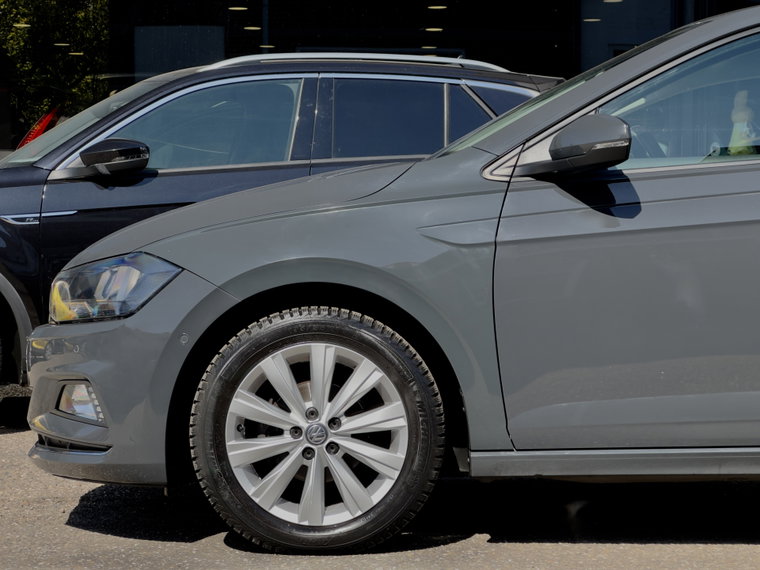 Vehicle Image 13