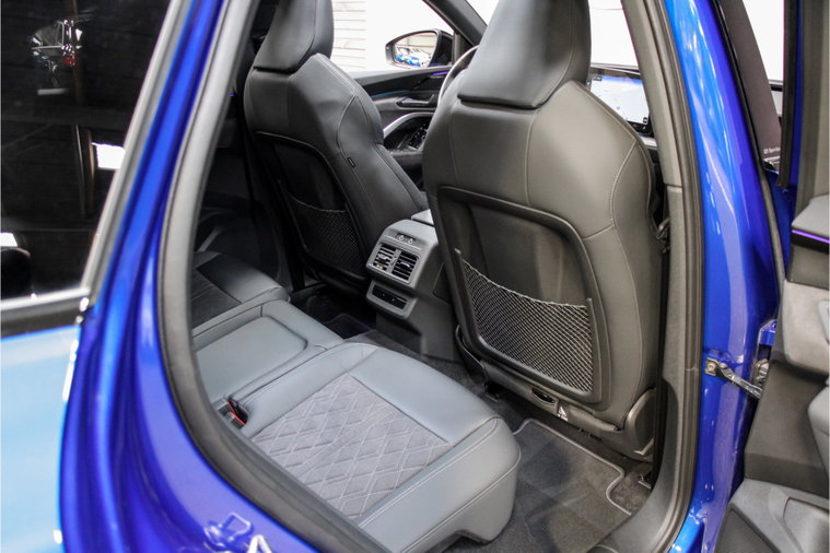 Vehicle Image 36