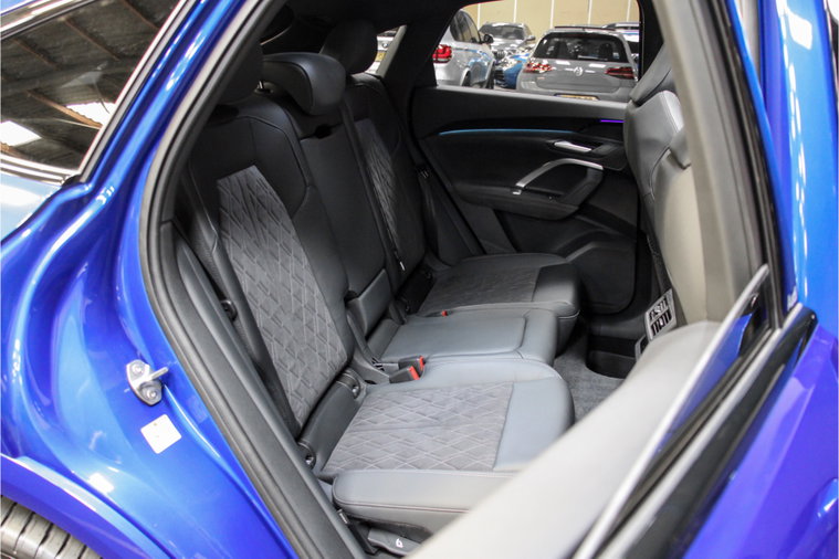 Vehicle Image 37