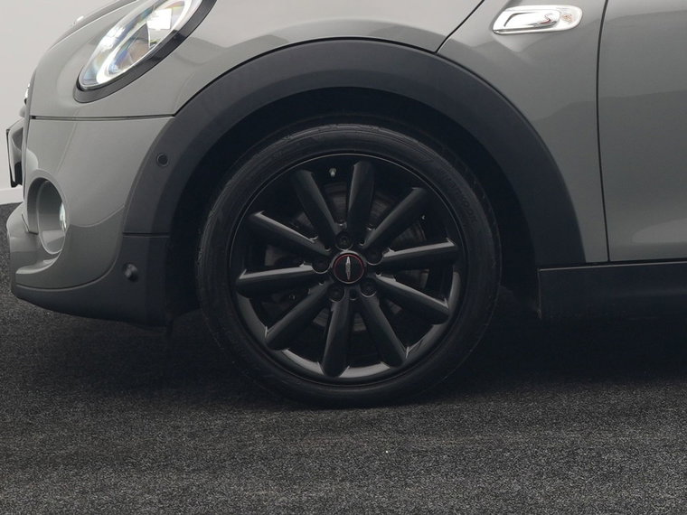 Vehicle Image 40
