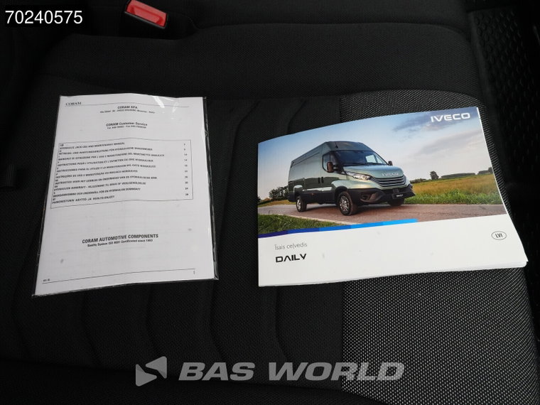 Vehicle Image 38