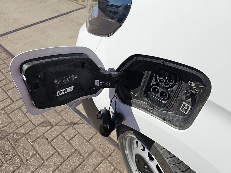 Vehicle Image 19