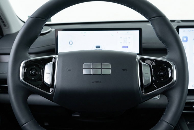 Vehicle Image 30