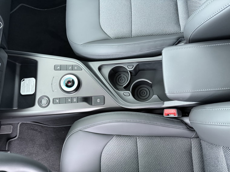 Vehicle Image 32