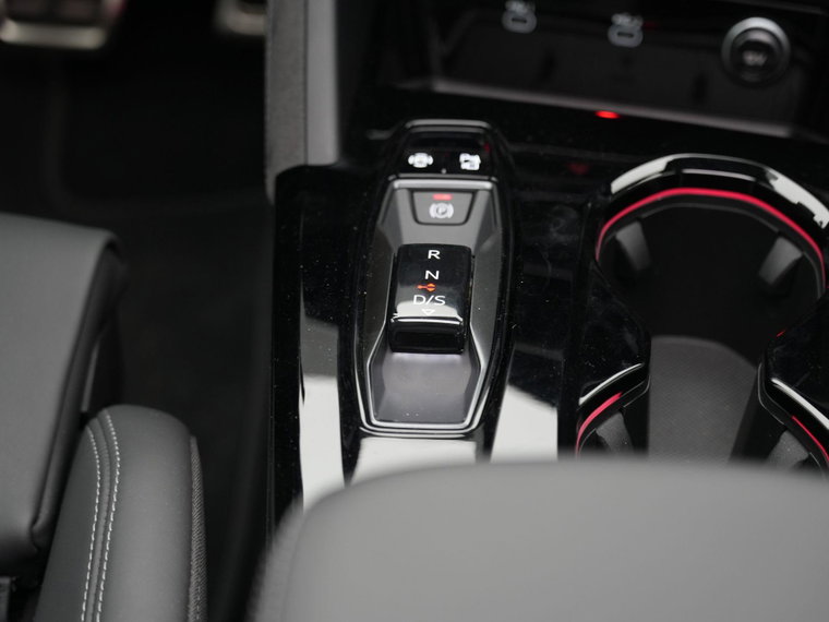 Vehicle Image 40