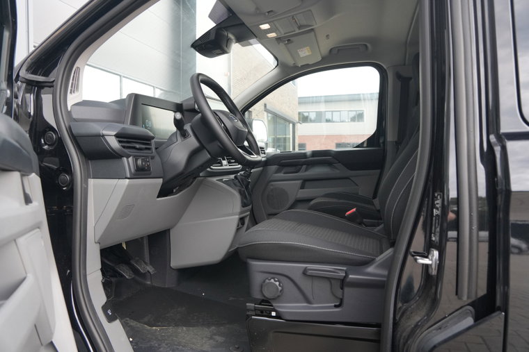 Vehicle Image 12