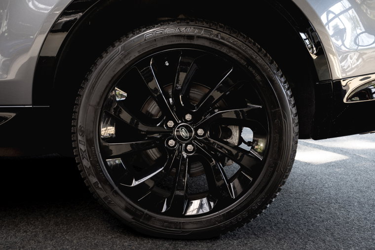 Vehicle Image 10
